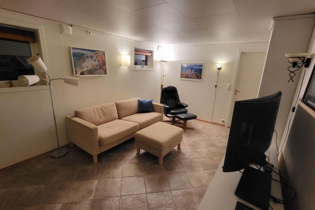 Apartment Flott Leilighet I Stille Og Rolig Omrade, Med Gratis Privat Parkering!